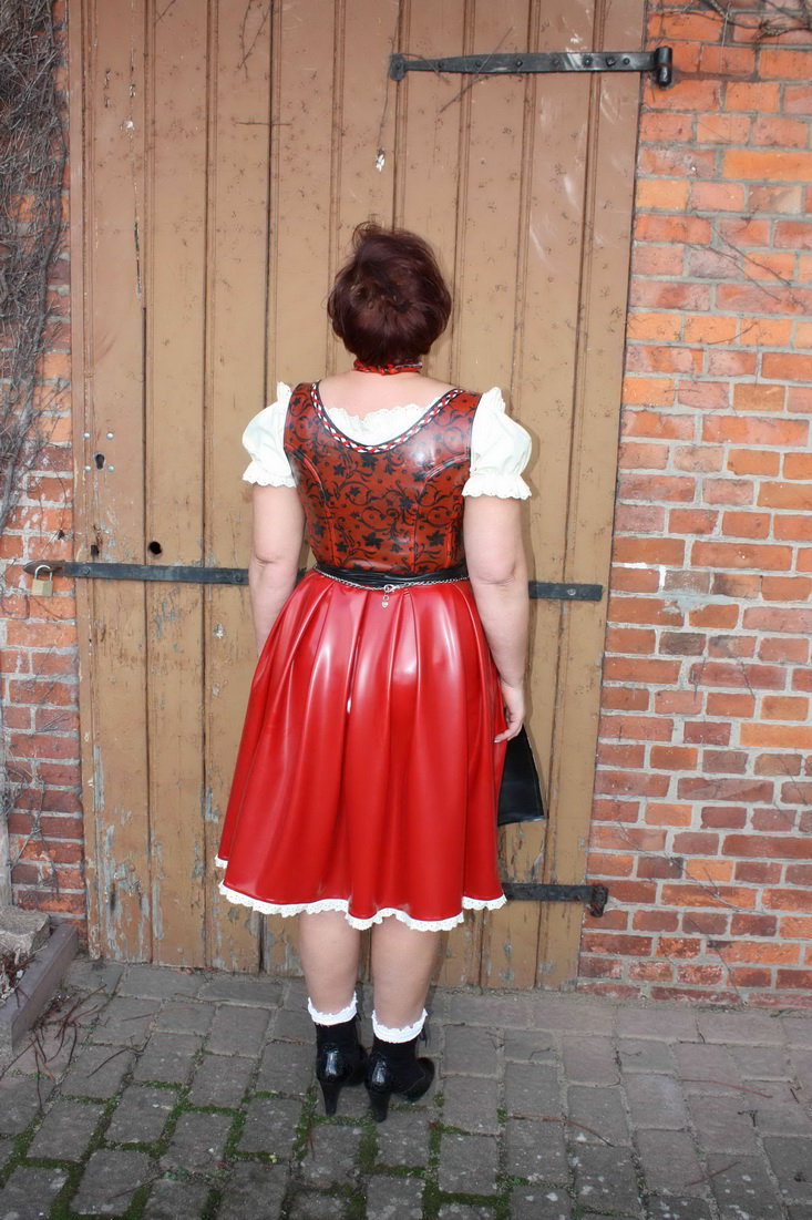 Dirndl latex